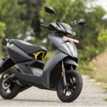 Ather 450S Right Front Three Quarter Image